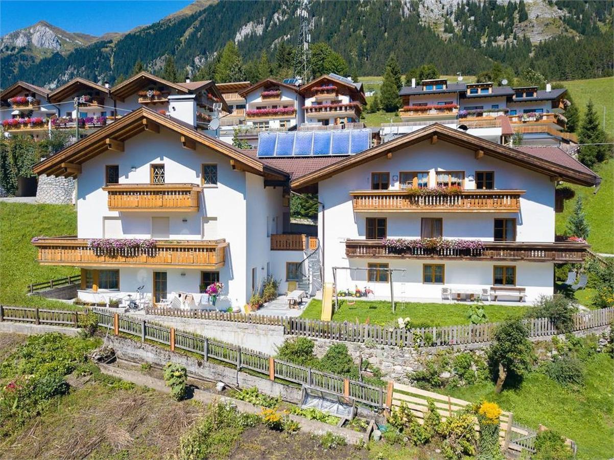 Parigger Apt Lavendel Racines Exterior photo